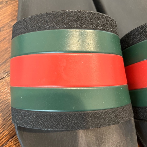 Men’s Gucci slides - Picture 2 of 7